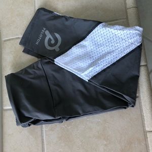 Peloton Capri small never worn gray nylon